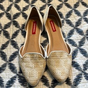Rarely worn natural and white flats by Unionbay
